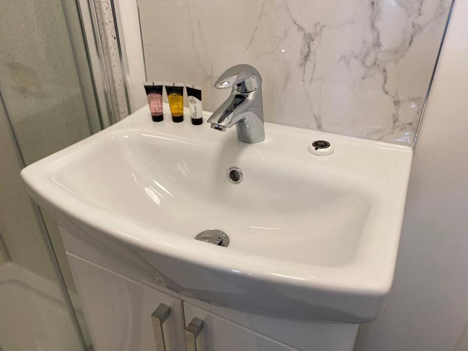 Newly Refurbished Studio, Great Location 8 Studios Nottingham Zewnętrze zdjęcie