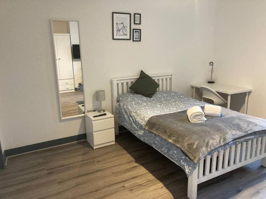 Newly Refurbished Studio, Great Location 8 Studios Nottingham Zewnętrze zdjęcie